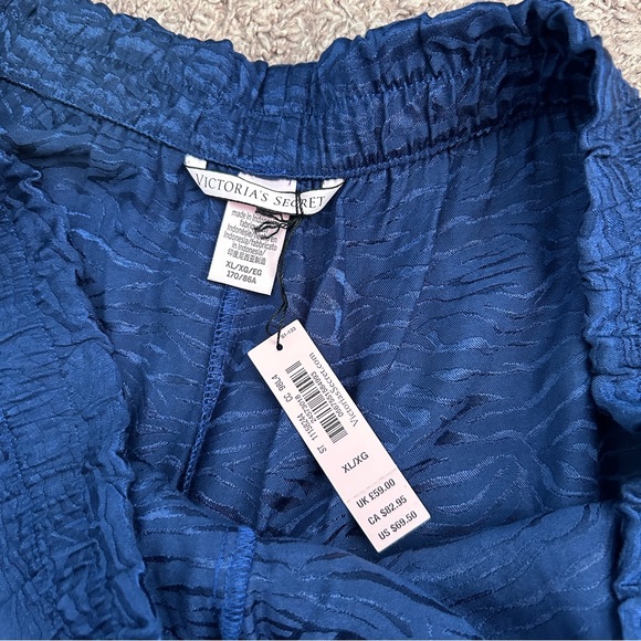 Victoria’s Secret Pajama Pants XL Sleepwear Satin Wide Leg Blue Zebra Black New - Picture 6 of 6